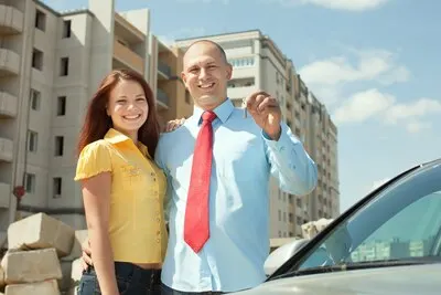 couple against building house