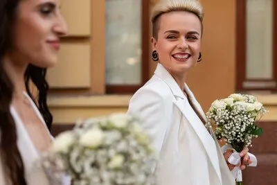 Side view women getting married